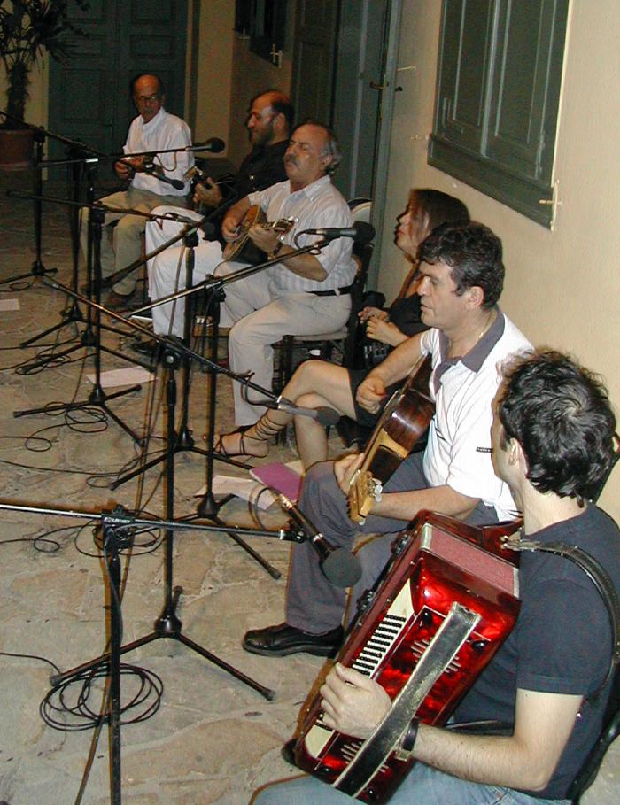 "Τιμητική εκδήλωση-μνήμη Μιχάλη Γενιτσάρη.Συναυλία με τραγούδια του μιχάκη Γενιτσάρη και ρεμπέτικα του Μάρκου Βαμβακάρη και του Γιάννη Παπαϊωάννου για τον Πειραιά"